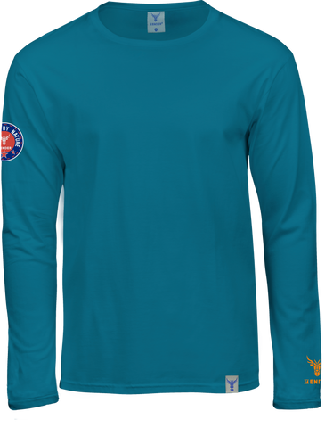 limitierte Auflag mittel blaues Longsleeve T-Shirt mit Rundhals, Vorderansicht, Patch auf dem rechten Oberarm Label am unteren Saum Logoprint in orange auf dem linken Arm über dem Bündchen