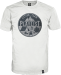 Playlist für Outdoorer print auf weißem Shirt mit wertsteigerndem Label am unteren Saum